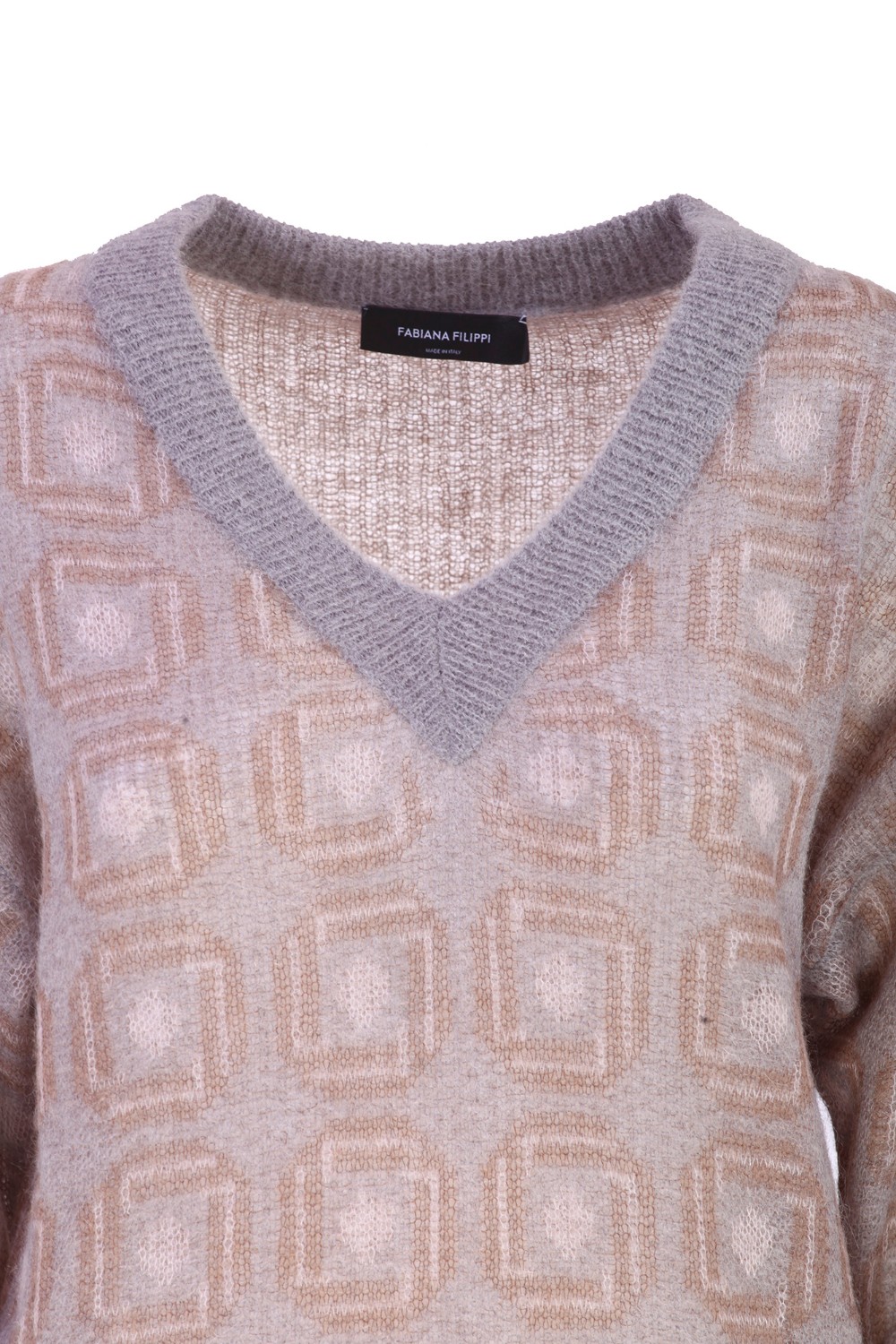 shop FABIANA FILIPPI Saldi Pull: Fabiana Filippi pullover.
Scollo V.
Maniche lunghe.
Collo, fondo e polsini a contrasto di colore.
Fantasia.
Vestibilità regolare.
Composizione: 35% Alpaca 35% Mohair 30% Poliammide.
Fabbricato in Italia.. MAD223F424H819-VR2 number 1921867